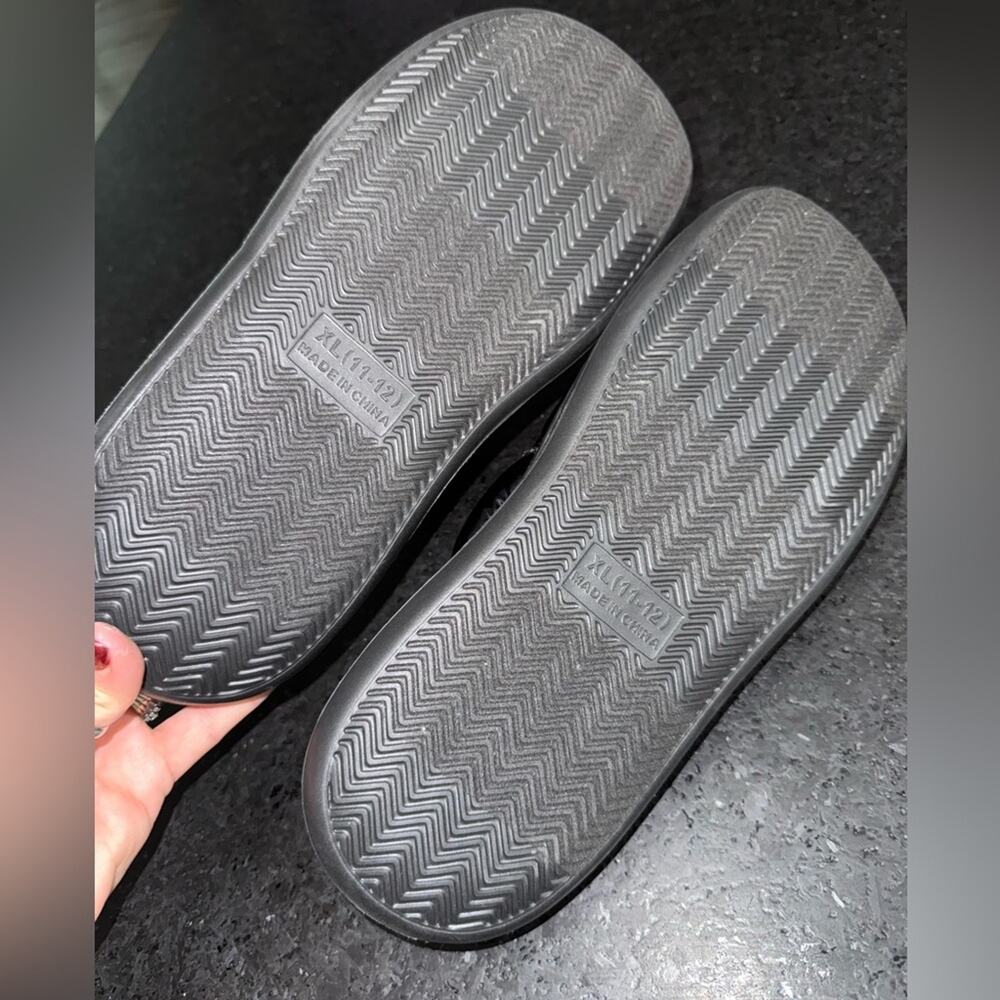 NEW Stars Above Women's Platform Shine Scuff Slide Slippers Black Size XL 11-12 - Picture 4 of 4